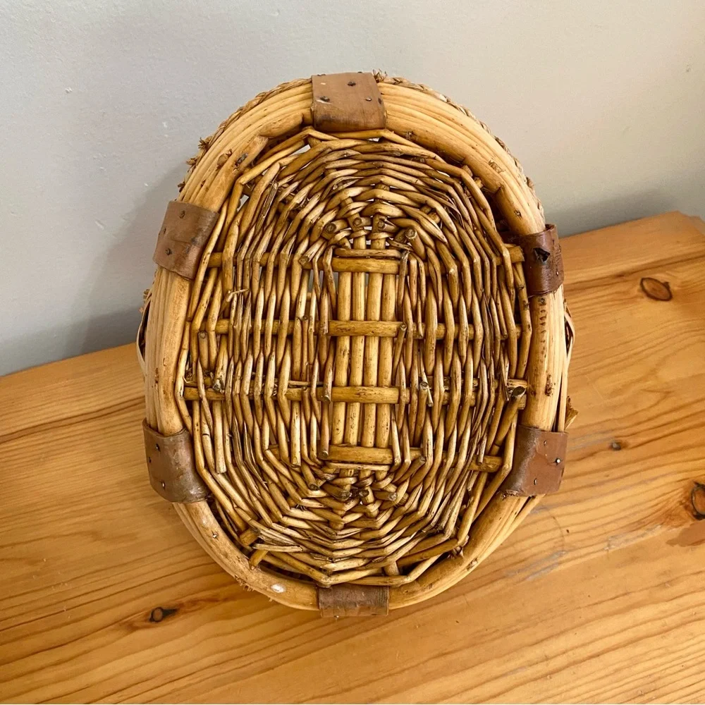 Vintage Wood Basket Oval Handmade Natural materials Rustic Cottage